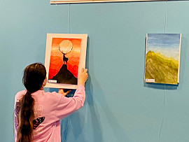 Getalenteerde OVC- leerlingen exposeren kunst in Cultuurhuis